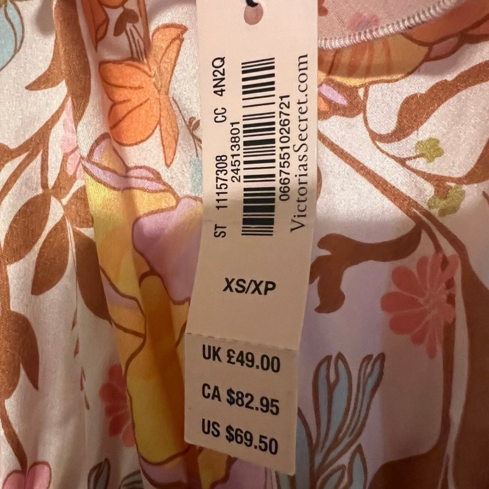 Victoria’s secret pajamas - Picture 3 of 3